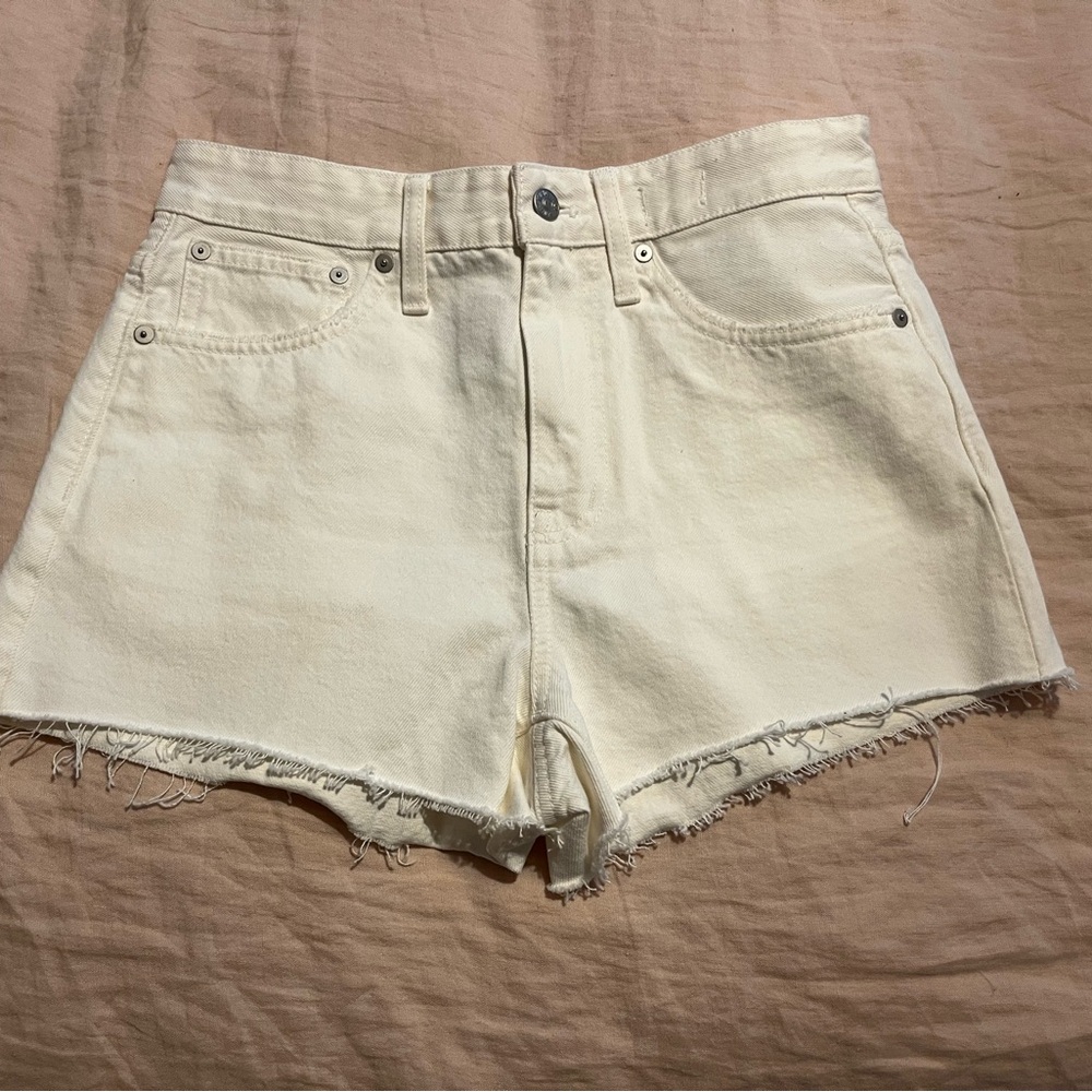 Madewell Relaxed denim shorts in Tile White